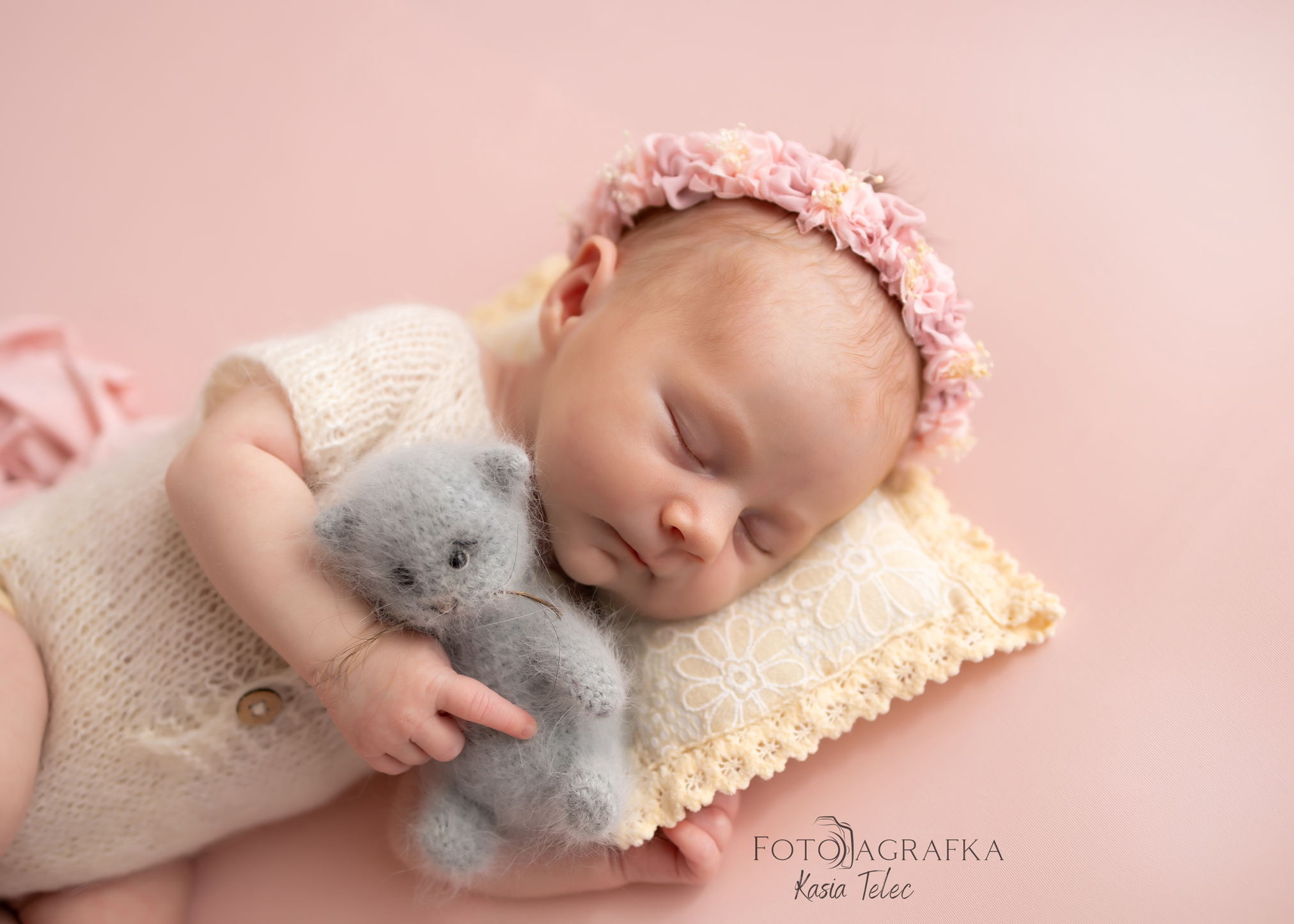 #fotografbielskobiala-#sesjenoworodkowebielsko-#sesjerodzinnebielsko-#sesjenoworodkowekasiatelec-#rodzew2024wbielsku